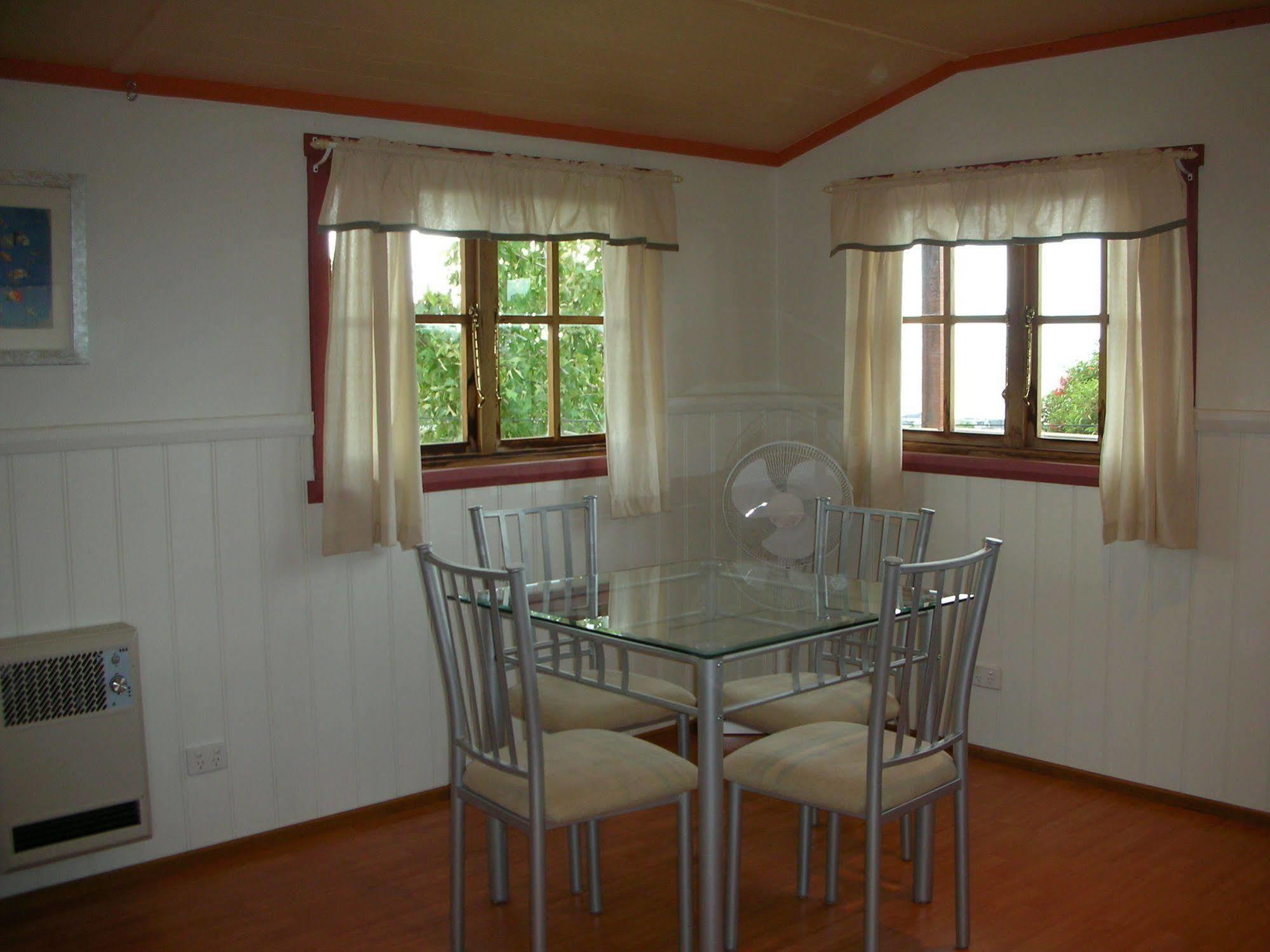 Cedar Cottages Blackmans Bay Екстериор снимка